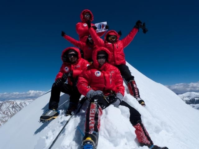 L’émotion d’être au sommet (7130 m)