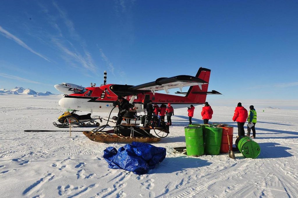 Départ en Twin Otter pour le VBC