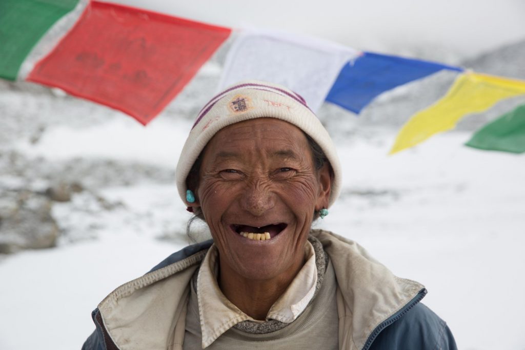 TSULIM porteur tibétain et aide cuisinier