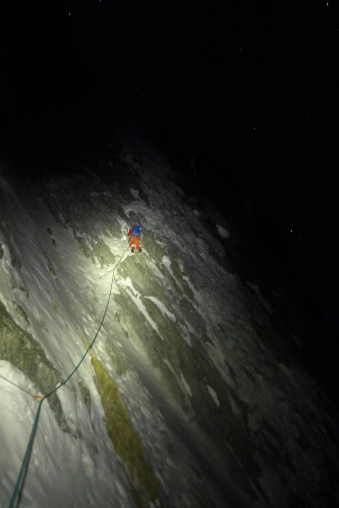 Attaque de nuit dans la combinaison « Michto-Polonaise » en face Nord des Jorasses