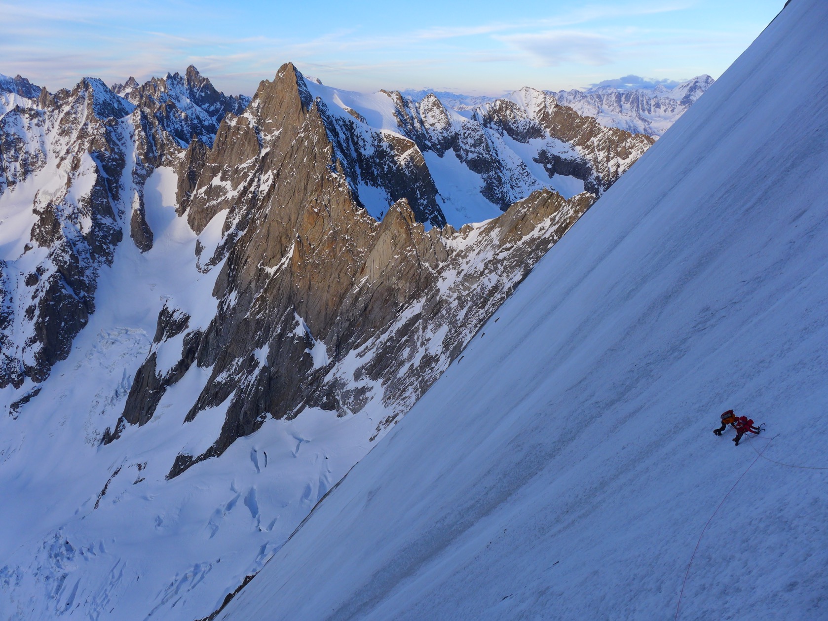 Face Nord des Grandes Jorasses – Directe à la Pointe Walker