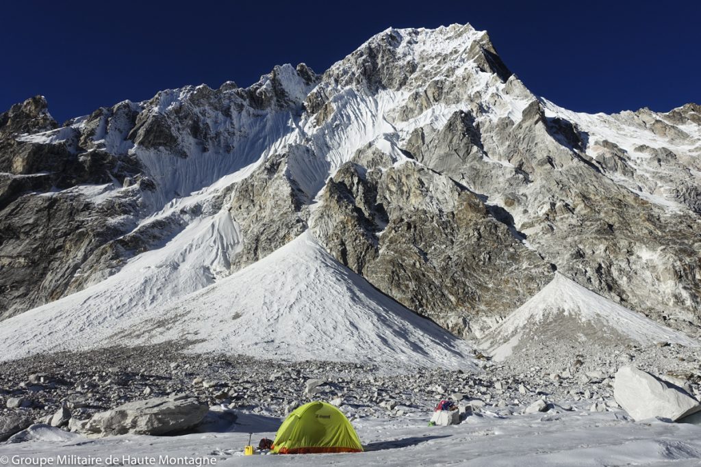 Le bivouac au pied de la face