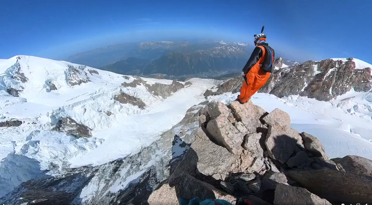 Pointe Durier 3997m, Saut en Wingsuit